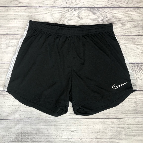 Nike Dri-Fit shorts - Picture 2 of 8